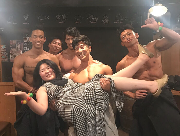 【Pants are visible】I tried to find a panchira with a princess hug wwwww 5th image