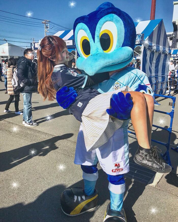 【Pants are visible】I tried to find a panchira with a princess hug wwwww 7th image