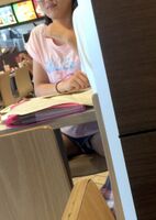 - [Flickering with hot pants] The buttocks and hamipan overflowing from the hot pants are nice! な今wwww