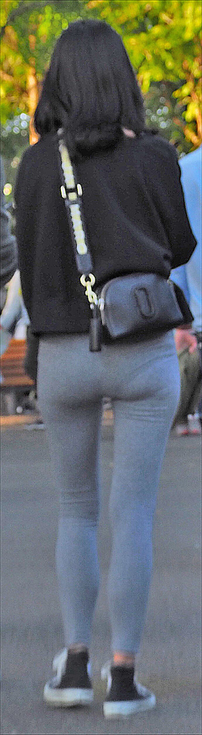 【 Gokuri image 】It's hard! There is a woman in front of me who is in full bloom of eroticism in leggings. It's a continuous shot~www 8th image