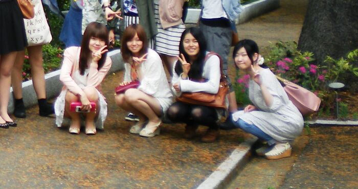 【 Collective panchira 】 The panchira taken by sending telekinesis to the girls in the front row is here wwww [ With zoom ] 3th image