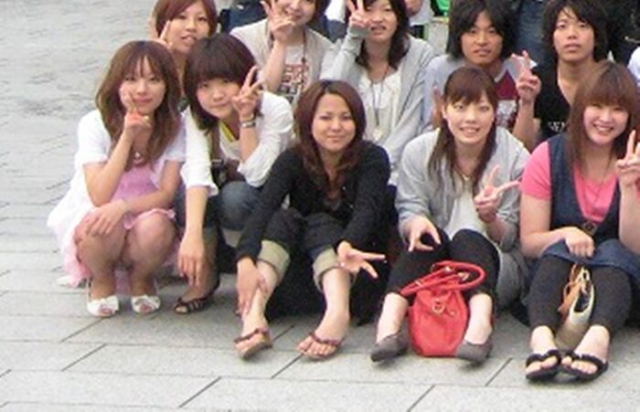 【 Collective panchira 】 The panchira taken by sending telekinesis to the girls in the front row is here wwww [ With zoom ] 8th image