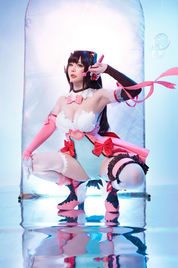 Coser小姐姐星之迟迟守望先锋主题性感低胸连体衣配白丝袜秀完美身材诱惑写真57P 10th image