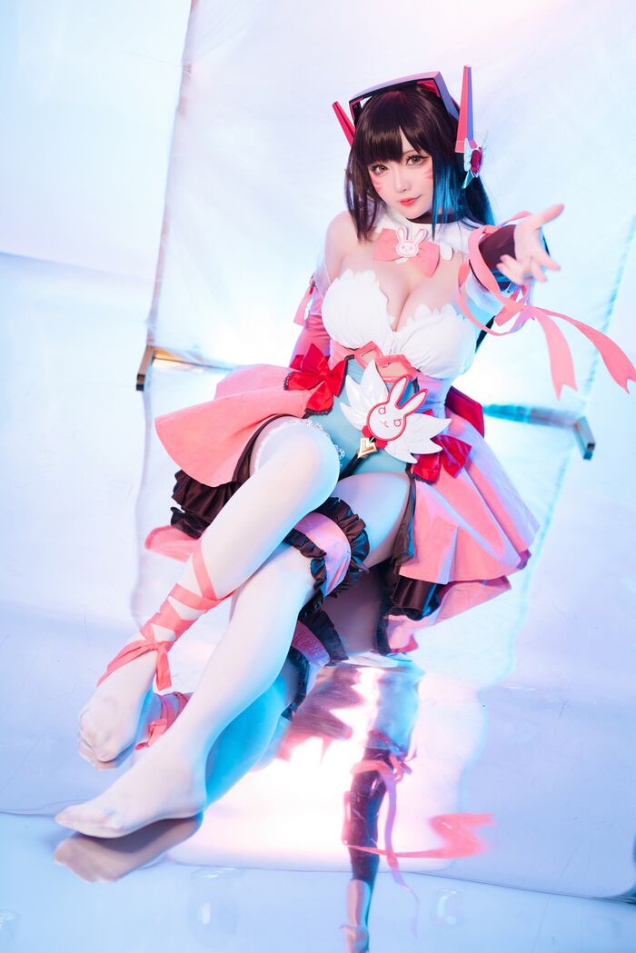 Coser小姐姐星之迟迟守望先锋主题性感低胸连体衣配白丝袜秀完美身材诱惑写真57P 19th image