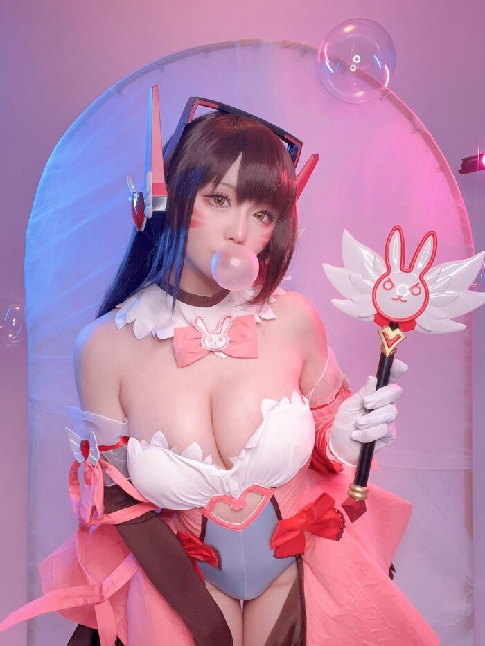 Coser小姐姐星之迟迟守望先锋主题性感低胸连体衣配白丝袜秀完美身材诱惑写真57P 44th image
