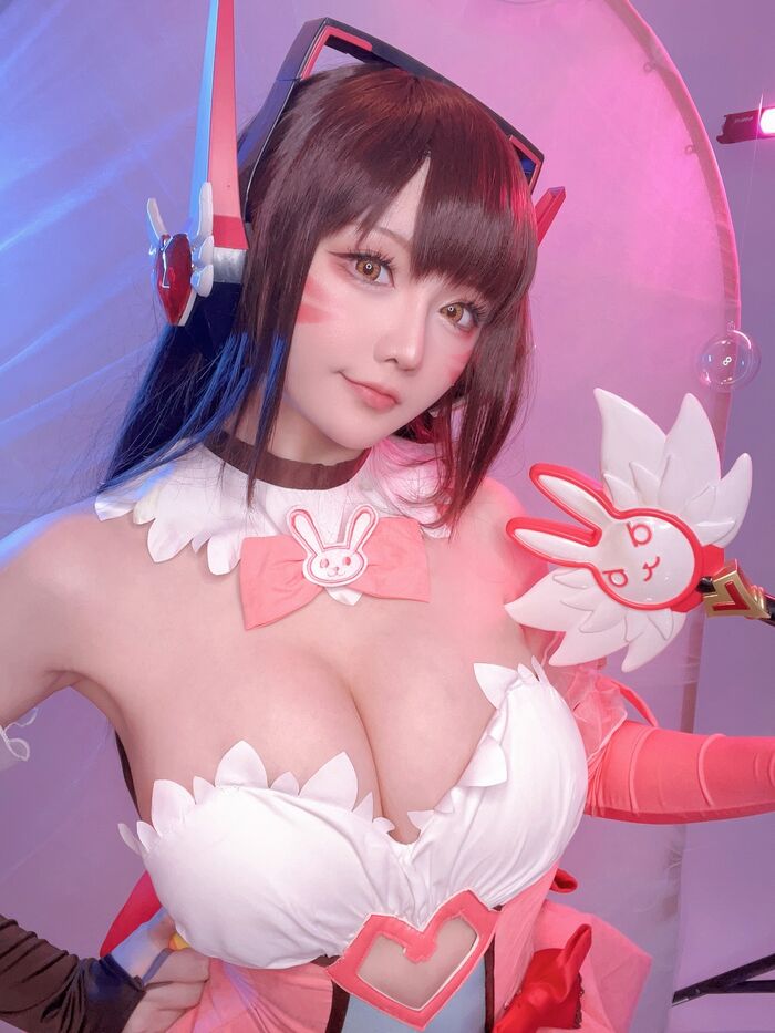Coser小姐姐星之迟迟守望先锋主题性感低胸连体衣配白丝袜秀完美身材诱惑写真57P 49th image