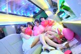 Gorgeous limousine party with a gorgeous panchira to see the panchira is ぁぁぁぁぁ~~www