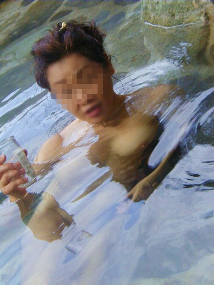 Erotic images that want to take a day trip to a hot spring / open-air bath with a married woman mature woman 17th image