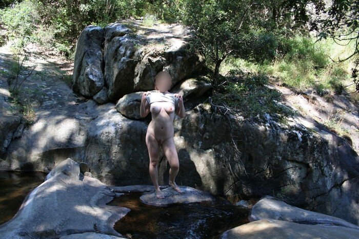 Naked in the river, not in the sea! Erotic images of nudist rivers 26th image