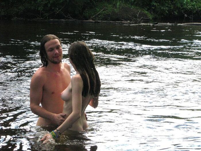 Naked in the river, not in the sea! Erotic images of nudist rivers 35th image