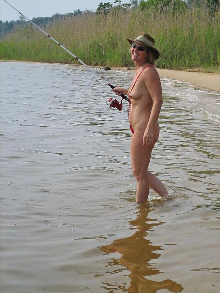 Naked in the river, not in the sea! Erotic images of nudist rivers 36th image