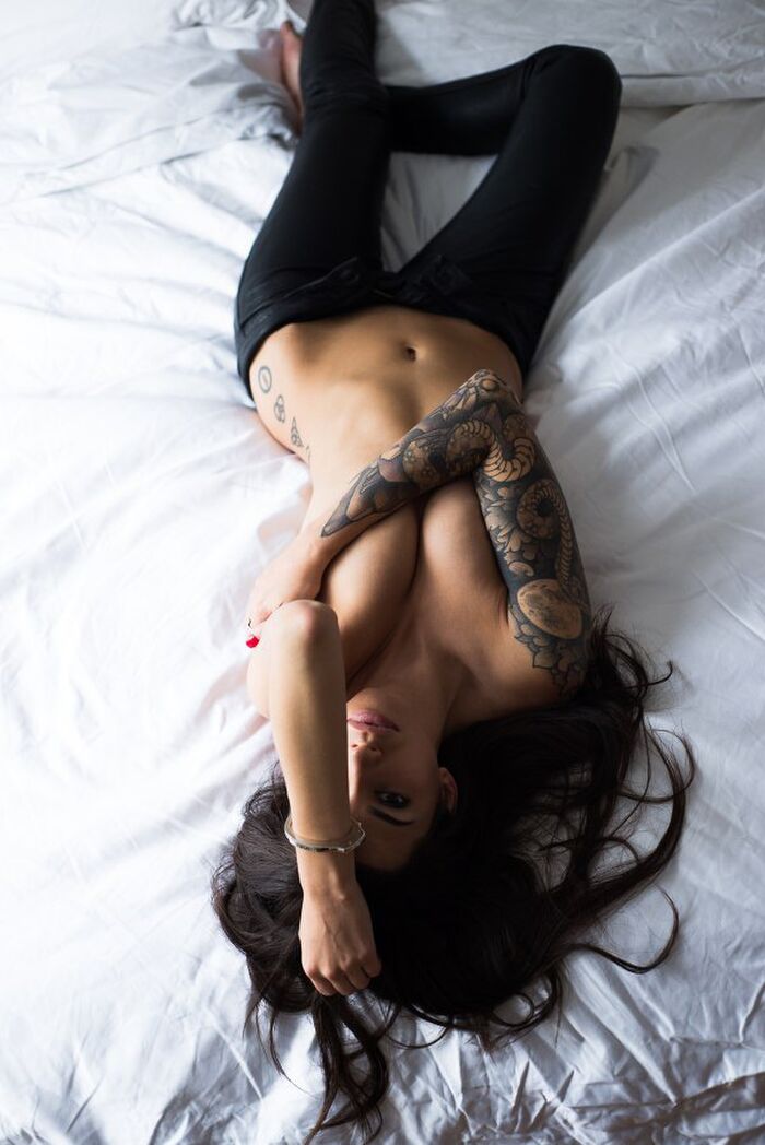 Erotic images of foreign beauties with tattoos and tattoos on nude bodies 24th image