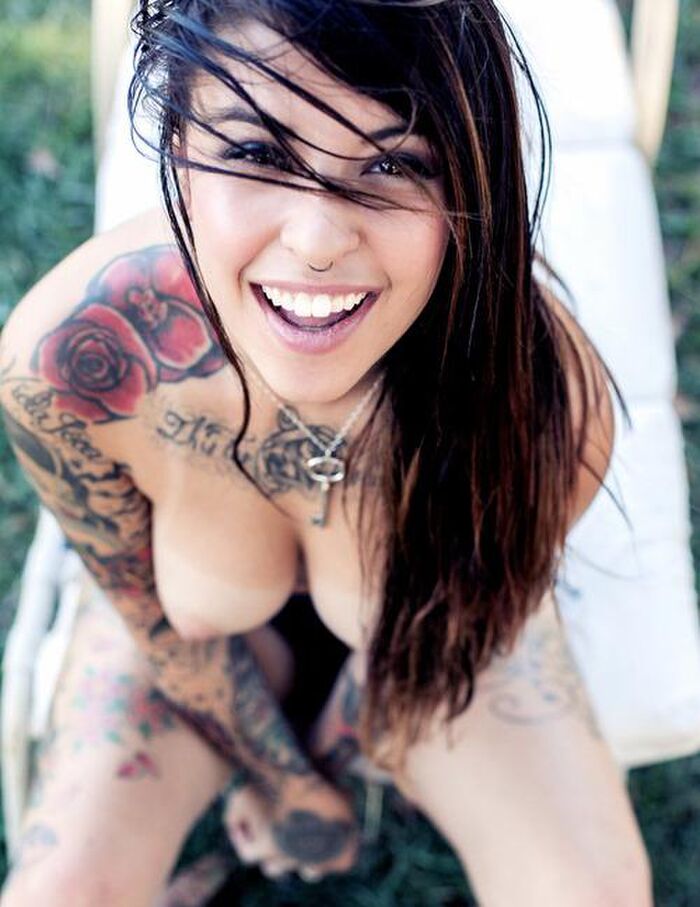 Erotic images of foreign beauties with tattoos and tattoos on nude bodies 29th image