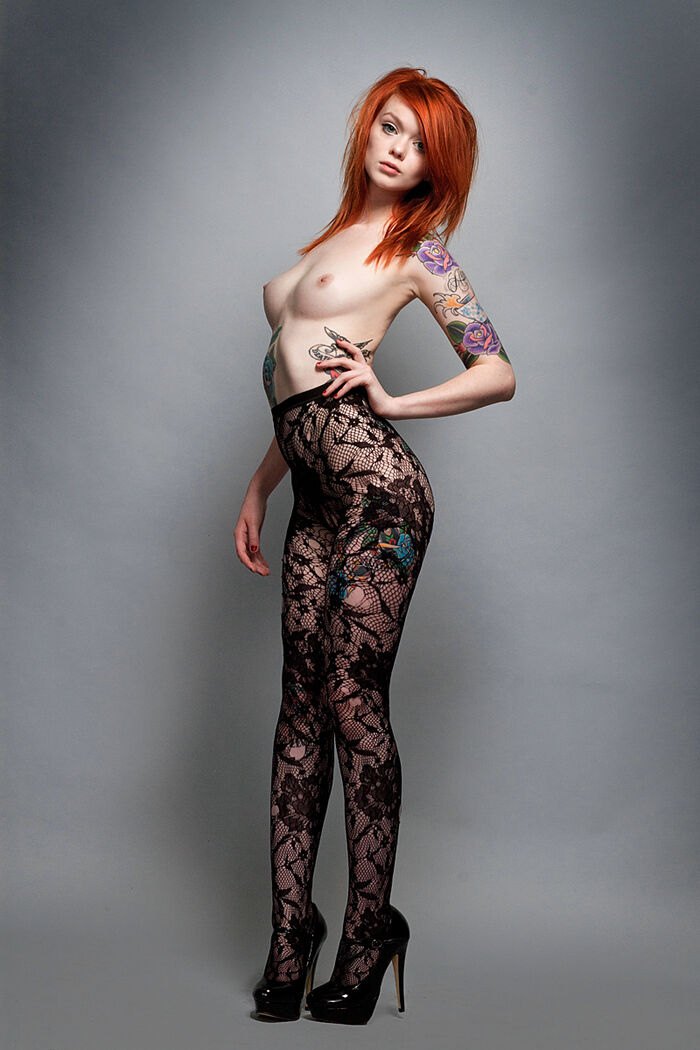 Erotic images of foreign beauties with tattoos and tattoos on nude bodies 42th image