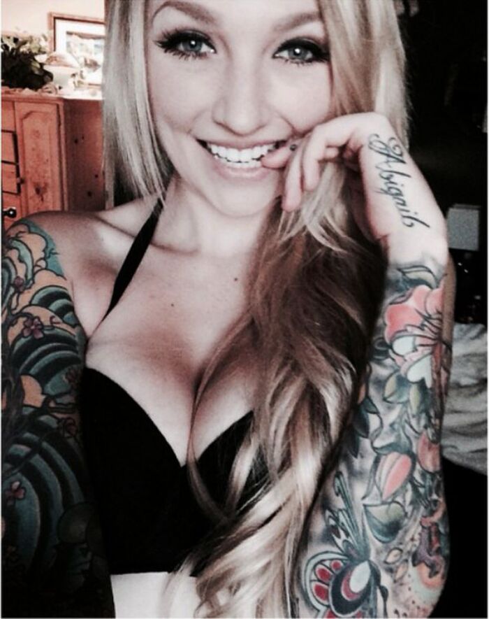 Erotic images of foreign beauties with tattoos and tattoos on nude bodies 45th image