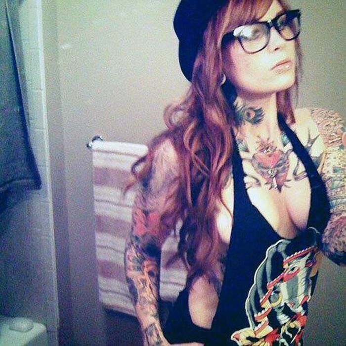Erotic images of foreign beauties with tattoos and tattoos on nude bodies 9th image