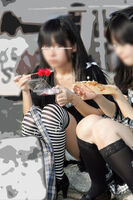 【*Inspiration*】Cute girl's sitting panchira found in the city is here wwww [Amateur panchira]