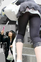 【*エロ探し*】溜まってきたのでエロを求めて街に出た→→パンチラしてる女多すぎwwwwwwwwwwwwwwwwww