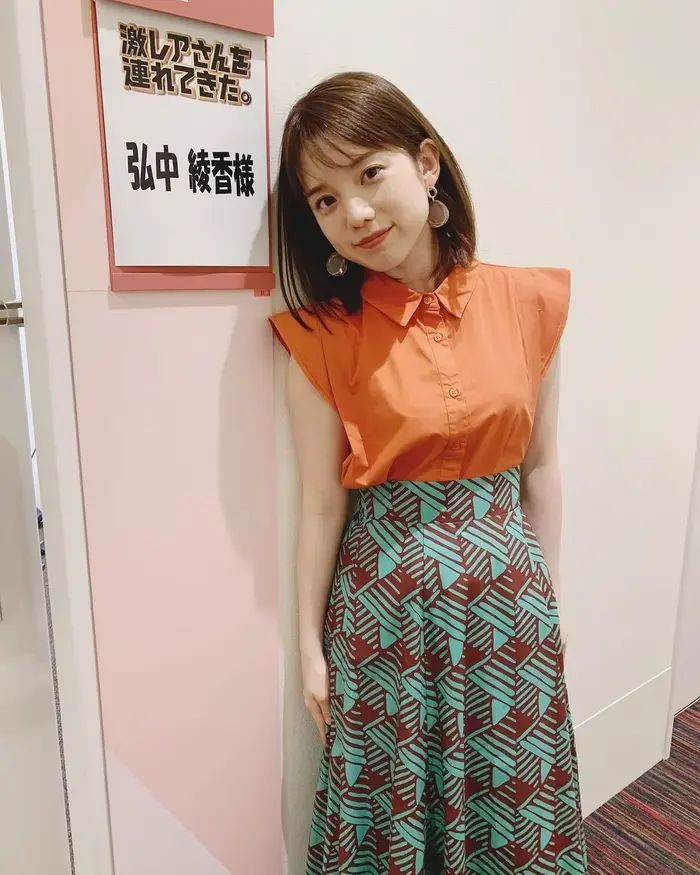 Ayaka Hironaka's photo collection swimsuit appearance &amp; man muscle! 358 erotic images of baby face girl Ana 64th image