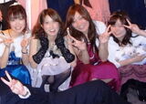 披露宴や結婚式の二次会的なパーティードレスのパンチラ画像