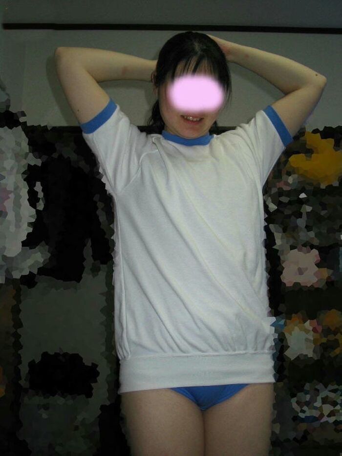 Erotic image of gym clothes called girls' bloomers that disappeared from physical education classes 5th image