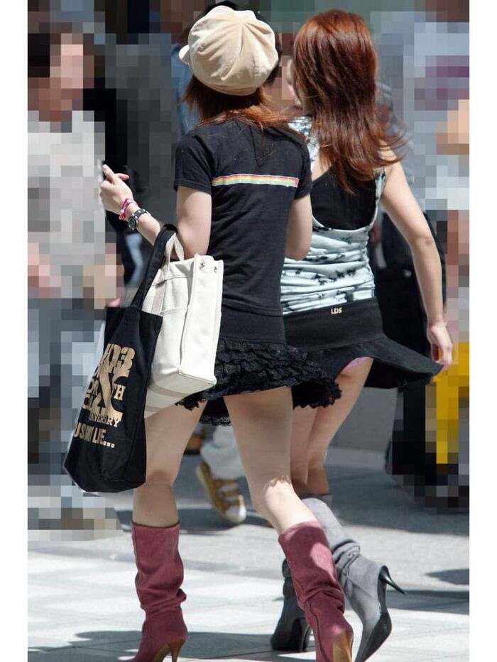 Miniskirt amateur girl's bare foot street shooting image is too erotic www 41th image