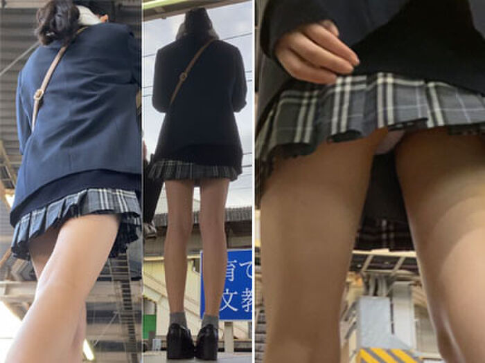 Miniskirt amateur girl's bare foot street shooting image is too erotic www 52th image
