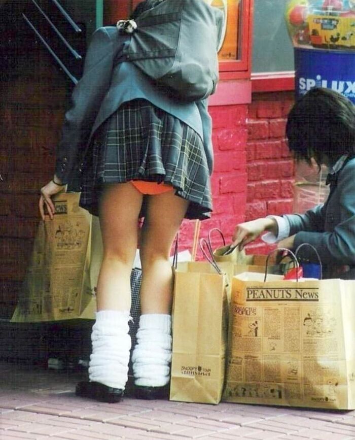 - You can see the pants! Bending forward JK's miniskirt panchira erotic gazo 16th image