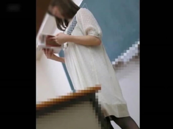 - Voyeur in the teacher's skirt during class and see the panties 6th image