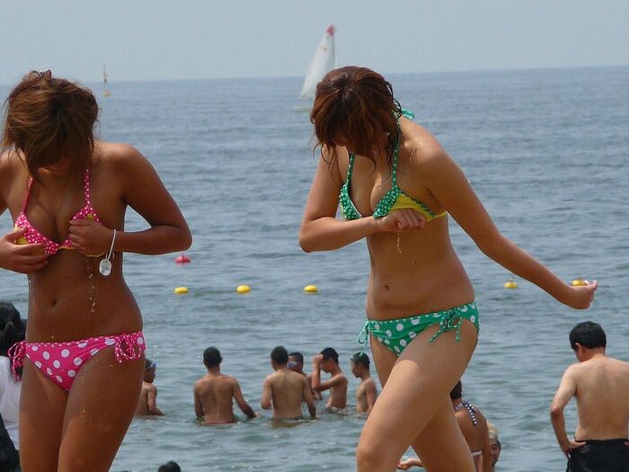 [Image] Tanned women who become open when it gets hot wwww 14th image