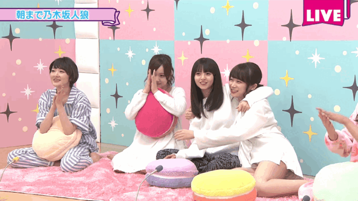 【GIF】秋元真夏Mr./Ms.、山下美月を越るπモロShowwwwwww 9th image