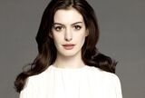 【エロ注意】アン・ハサウェイ(33)さんのハミ横乳がグウエロイwwwww（※画像あり）