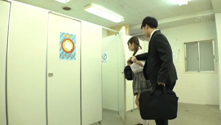 I was caught looking at a high school girl's panchira on the train! sex GIF image of an excited girl running away 4th image