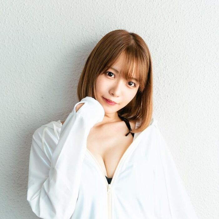 46 swimsuit images including the latest gravure 44th image