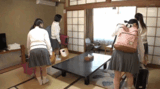 A man who was looking into the women's bath of an inn is found by female students and squeezed sperm! GIF image of a girl becoming a