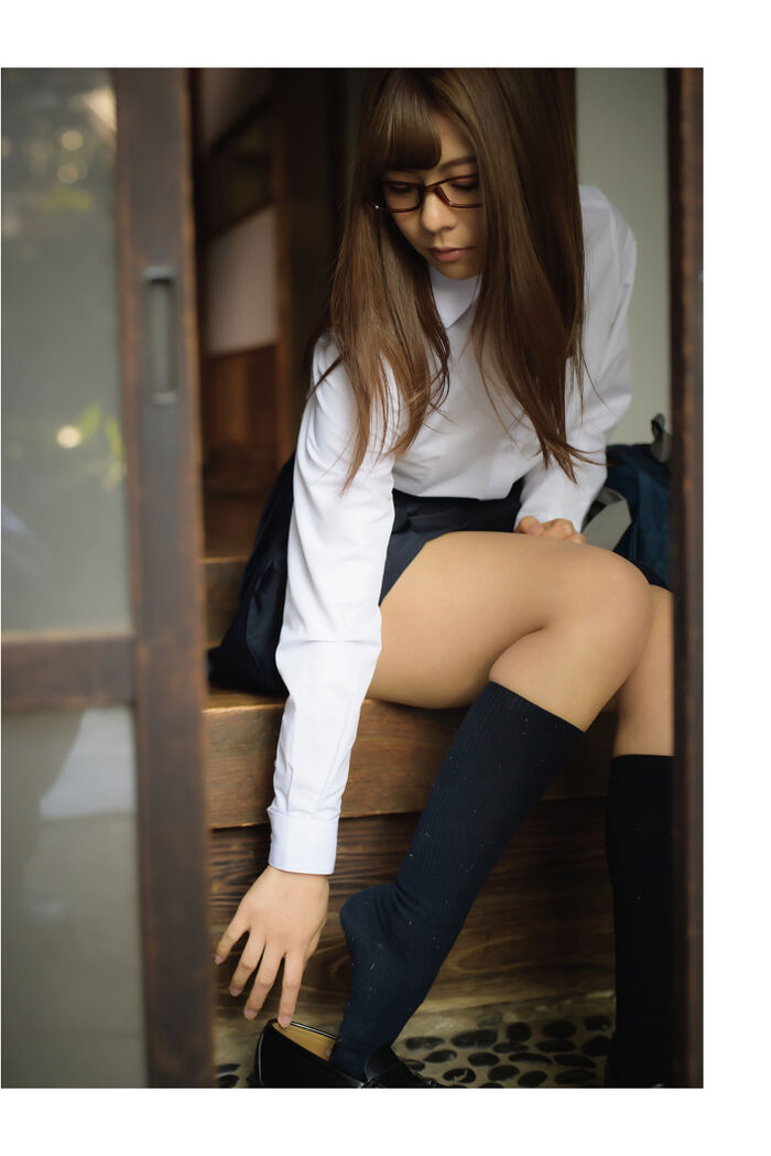 Azusa Misaki An innocent girl climbs the stairs of an adult... Nude image of a small devilish beautiful girl boobs 9th image