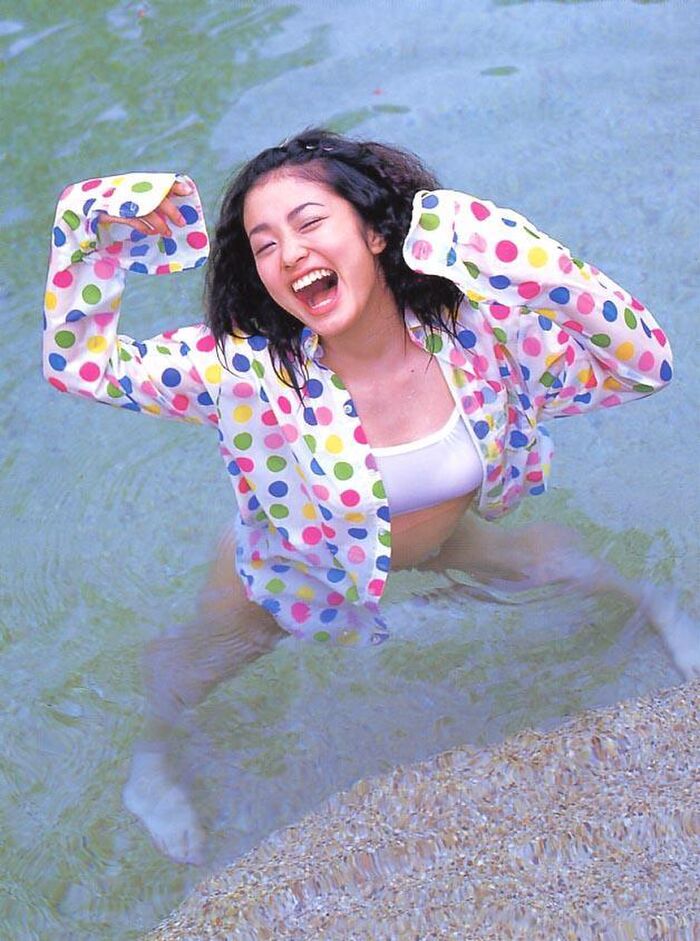Aya Ueto 56 gravure swimsuit images (1) 8th image
