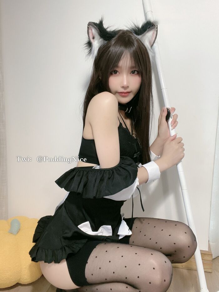Coser Beauty Woman 布丁大法黑森林慕斯主题性感女仆装配黑丝袜露蕾丝内裤诱惑Photo 75P 10th image