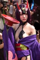 It's not cosplay anymore, it's just obscene ... What's the point of being so exposed? at the Comiket venue www
