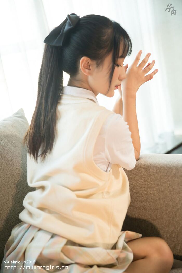 [Toutiao头条女神]No.863_嫩模婴宁清纯少女主题私房性感百褶裙秀白嫩美腿迷人写真32P 18th image
