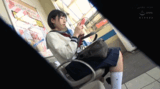 【エロGIF】メガネをかけてておとなしそうな女子●生だけを狙う卑劣な痴かん行為がめっちゃ興奮するww