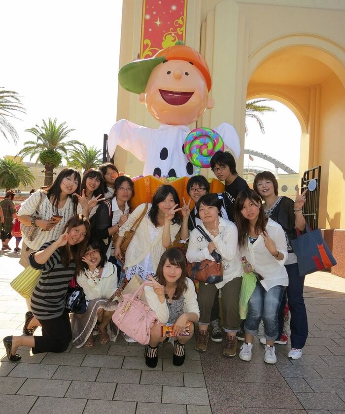 [Group panchira erotic image] When a girl takes a commemorative photo, someone always gets a panchira! Group panchira images found on Instagram and Facebook 2th image