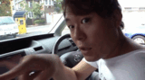 [Erotic GIF] A high school girl waiting for someone in the passenger seat of a car rolls up panchira ... Girls with loose crotches can easily catch sex