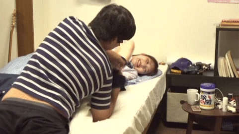 [Life Sense Gonzo GIF] Oni-chan who lives alone with a bracon sister and takes a Gonzo hidden camera www 4th image