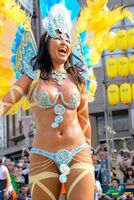 [Sambaero image] almost naked ... Japan's samba carnival where young girls dance half-naked and crazy is crazy www