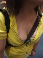 - [Paisla erotic image] Soft boobs are munyu! !! Paisla image of a busty girl's boobs that transform with the string of a bag