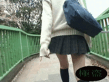 【スカートめくりGIF】下校中の女子●生をいきなりスカートめくり！本気で嫌がる仕草が興奮するwwww