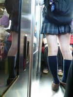 [Miniskirt erotic image] The shortness of the skirt length and the low idea of chastity are proportional to the modern girl ● student ... Here is a miniskirt where the erects with a snap www