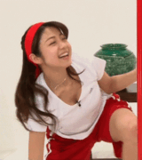 Involuntarily erection in front of the TV! The chest flicker GIF image of the celebrity who has been covered on the screen is at the level of a broadcasting accident www