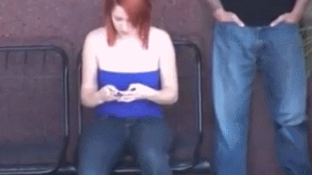 I like the stupid plan to prank and run away from ordinary women who are waiting, so I'll post a GIF image www 3th image